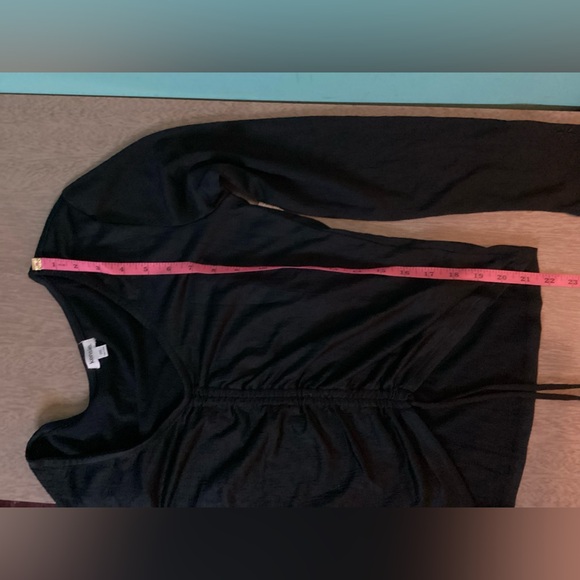 Kensie Tie Front Long Sleeve V Neck Top Size Medium NWT - Picture 8 of 9